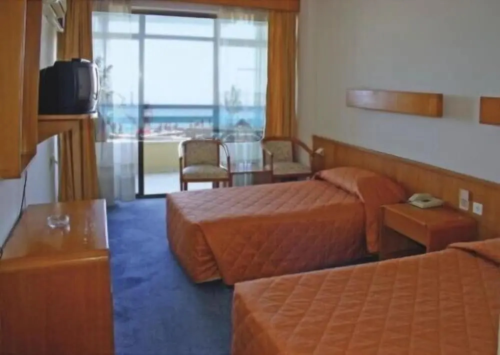1 Bedroom Standard Double room with balcony and with sea view (full double bed)