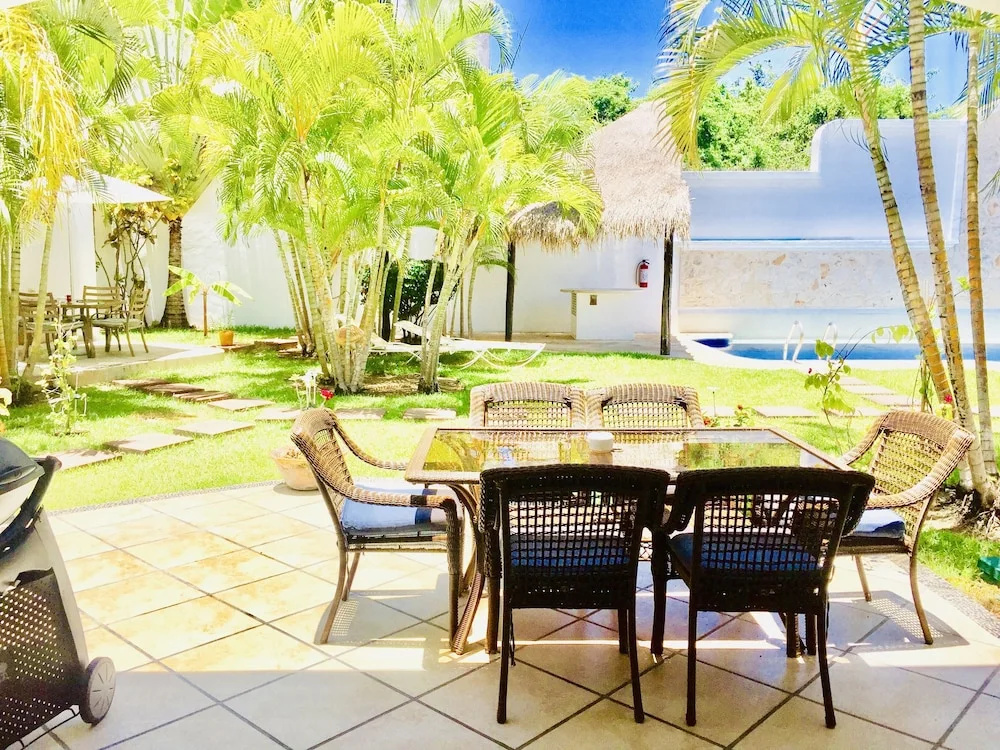 Gorgeous 8 People Economy Villa With Pool Playacar Phase 2