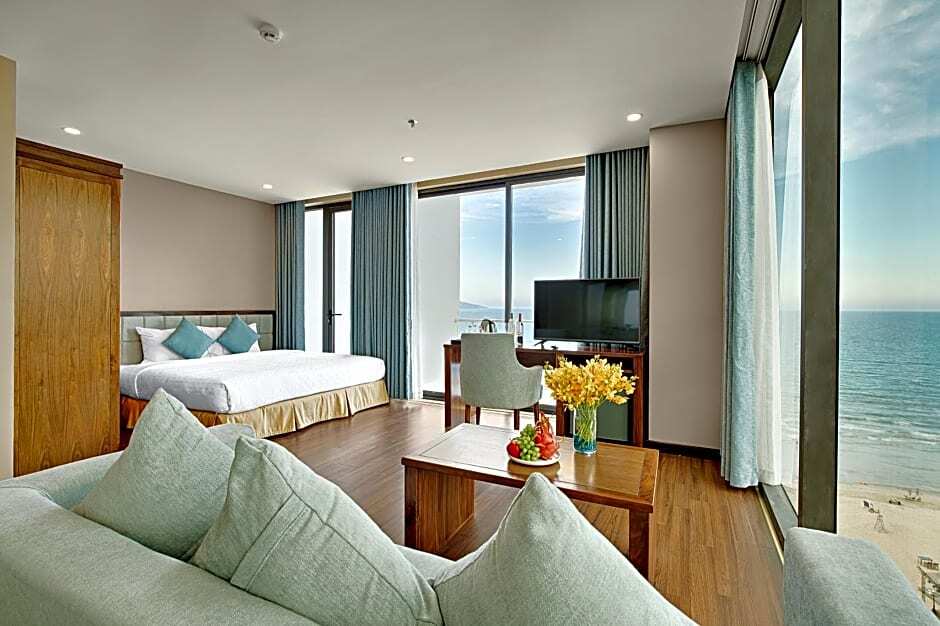 Yarra Ocean Suite Danang
