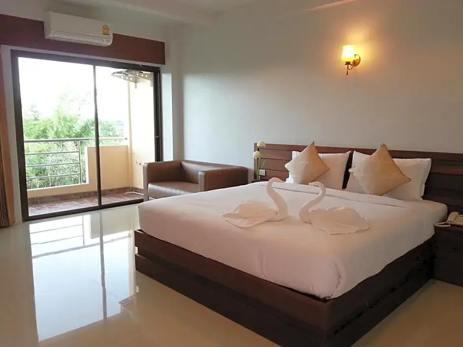Deluxe Double room with balcony (full double bed)