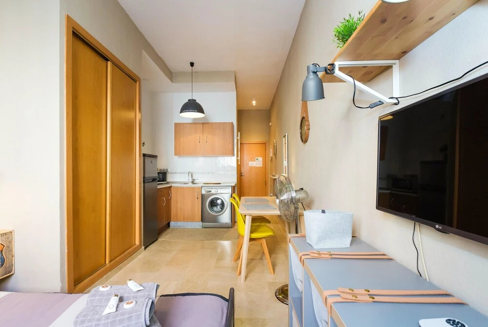 Studio in Málaga, With Wifi