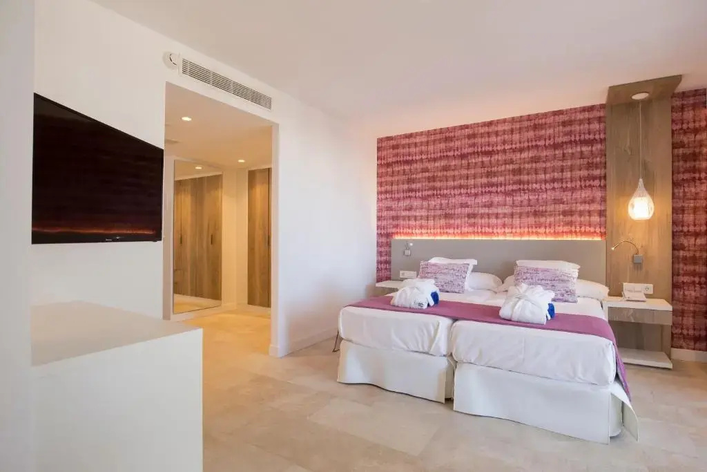 Superior Double room (full double bed)