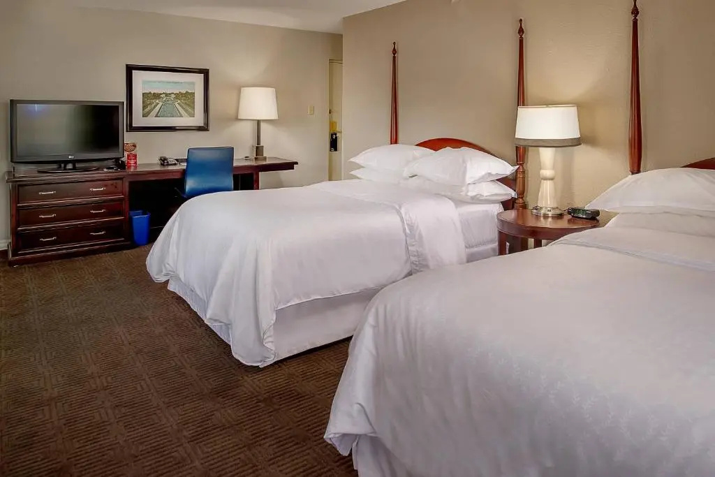 Sheraton Westport Chalet Hotel St. Louis - Chambres