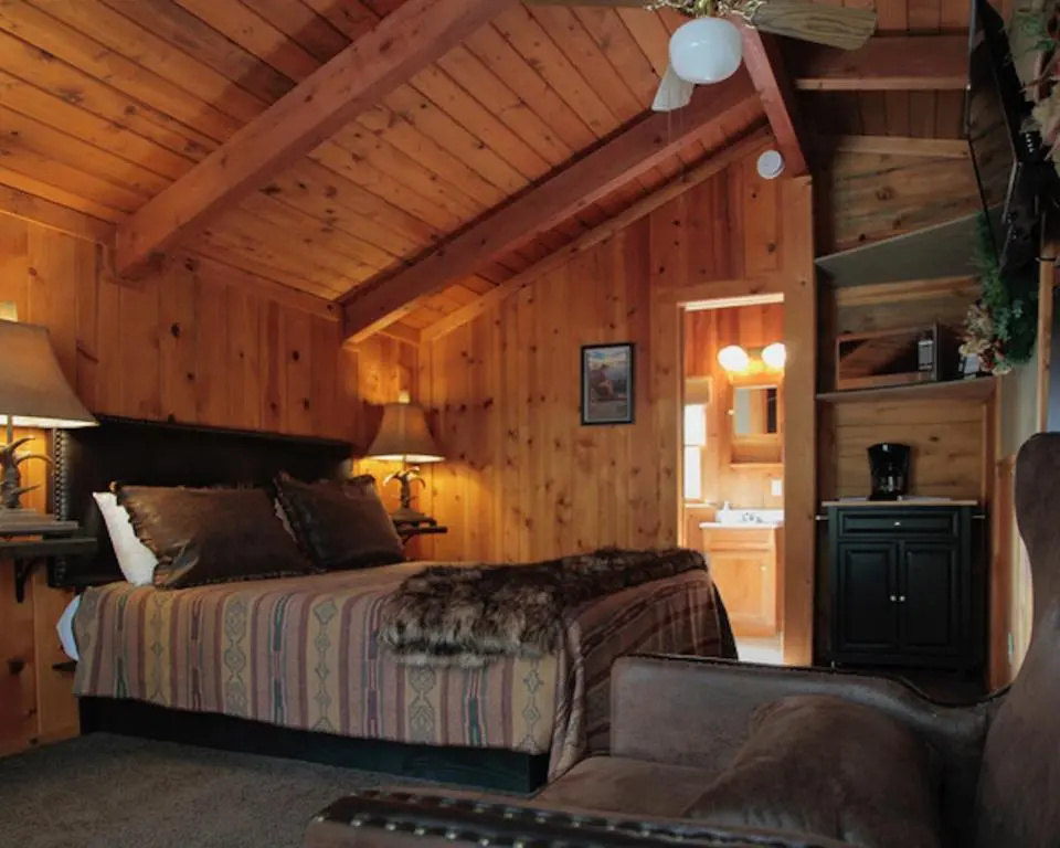 Double Suite (full double bed)