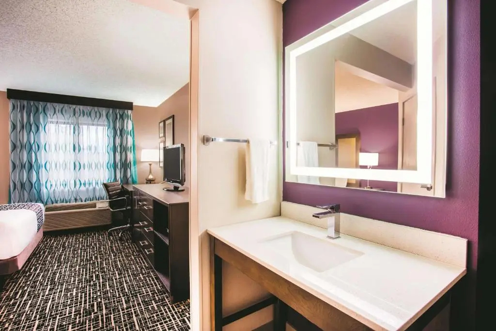 La Quinta Inn & Suites by Wyndham Cincinnati NE - Mason - Chambres