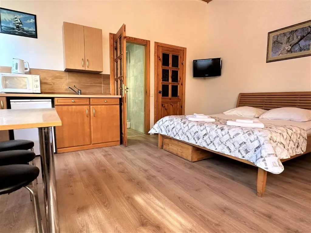 Standard Triple room with view
