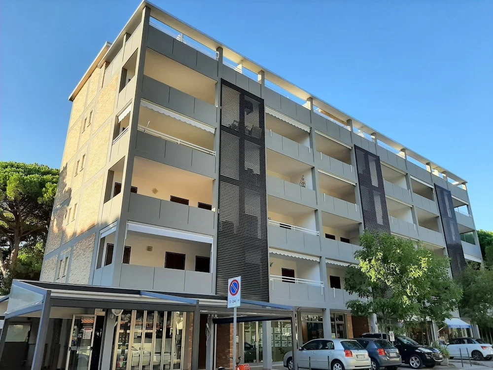 Flat With Parking Near the Beach