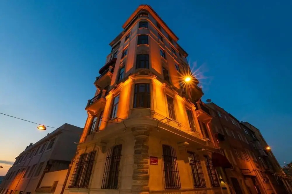 Opera Suites Okanli
