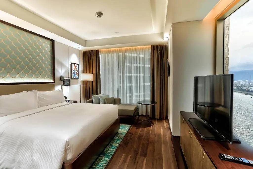Guest Double room with river view (full double bed)