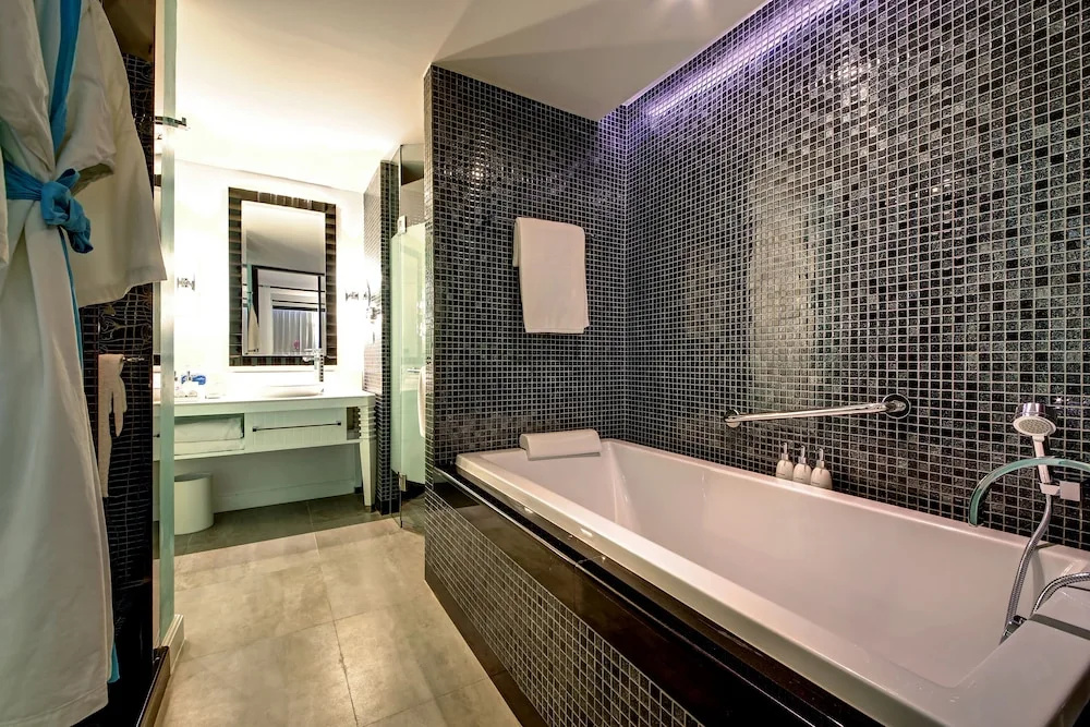 Standard Double room with sunset view (full double bed)