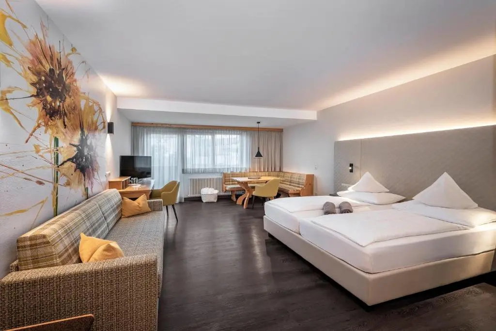 Standard Double room with balcony (full double bed)