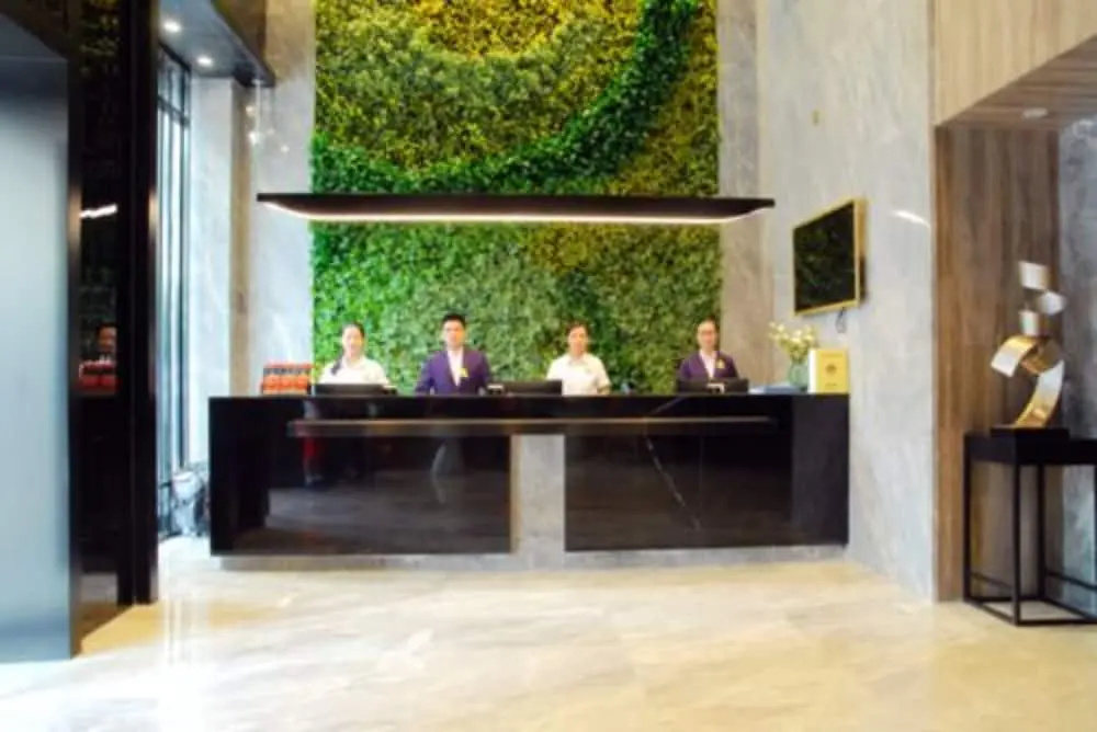 Lobby & Reception