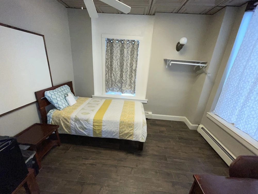 Standard Single room (single bed)