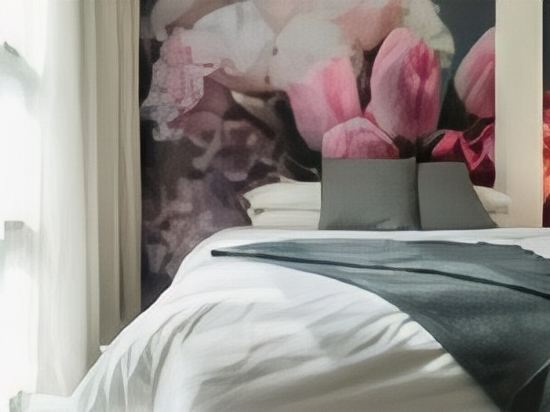 V Garden Hotel