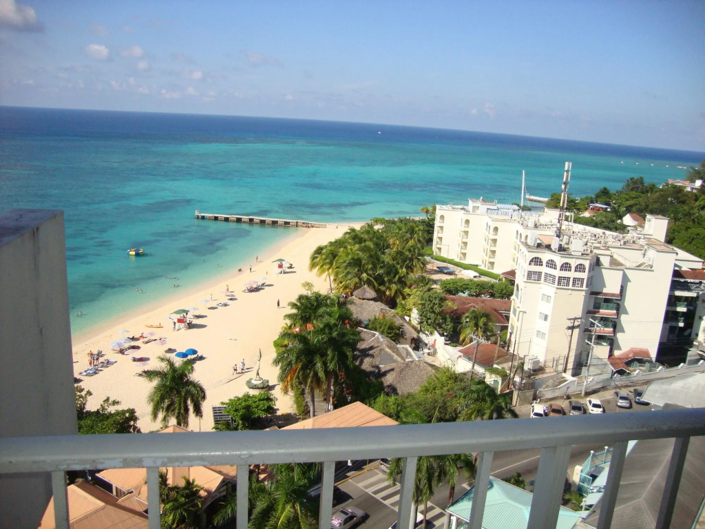 Beach & Waterfront