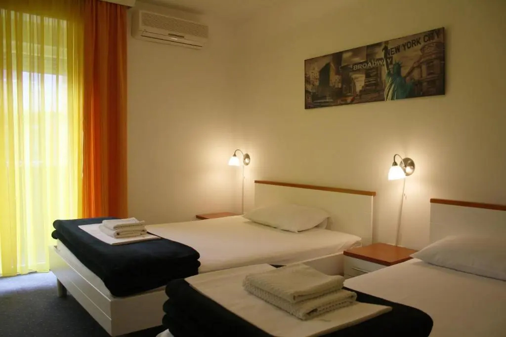 Fitea Pansion - Chambres