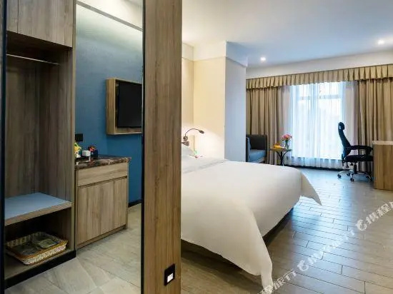 Executive Double room (full double bed)