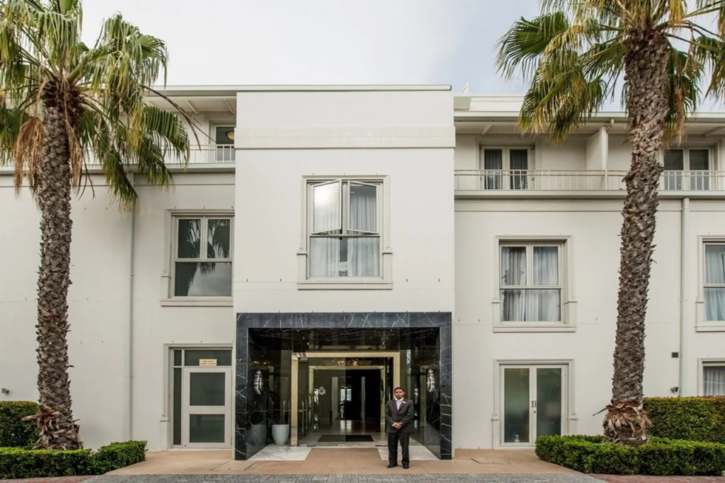 Queen Victoria Hotel by null