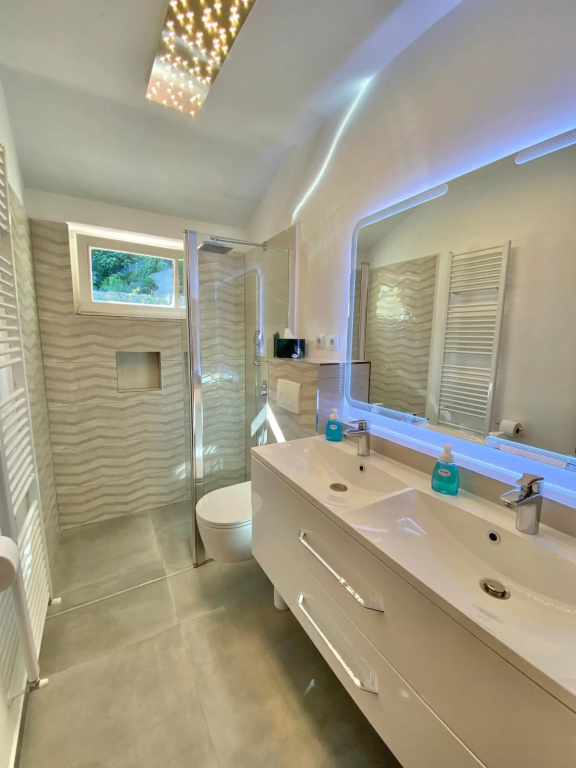 VILLA LOVRAN - heated pool - 5 min walk to the beach - incredible sea view - фото 31