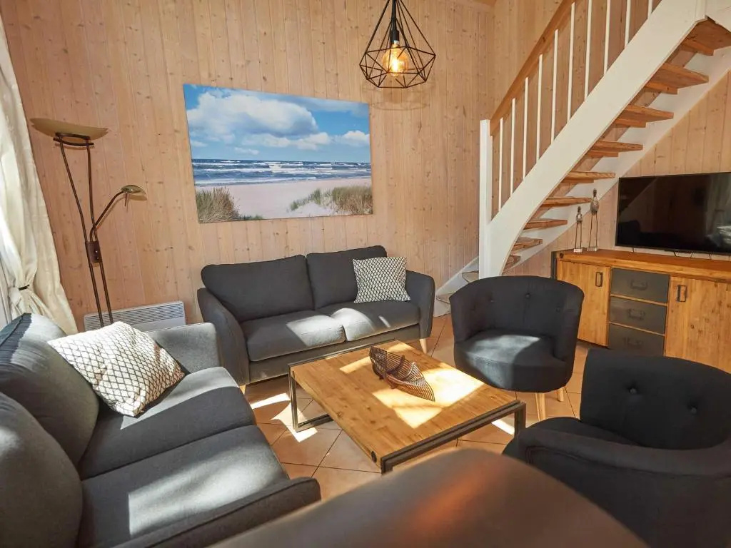 3 Bedrooms Cottage