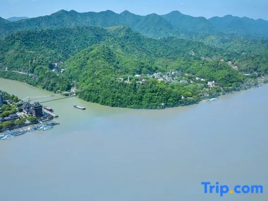 Beach & Waterfront
