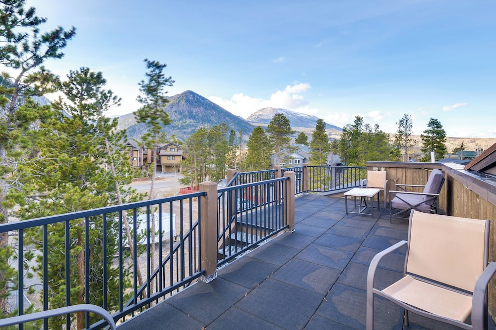 Frisco Condo w/ Rooftop Deck: Walk to Main St!
