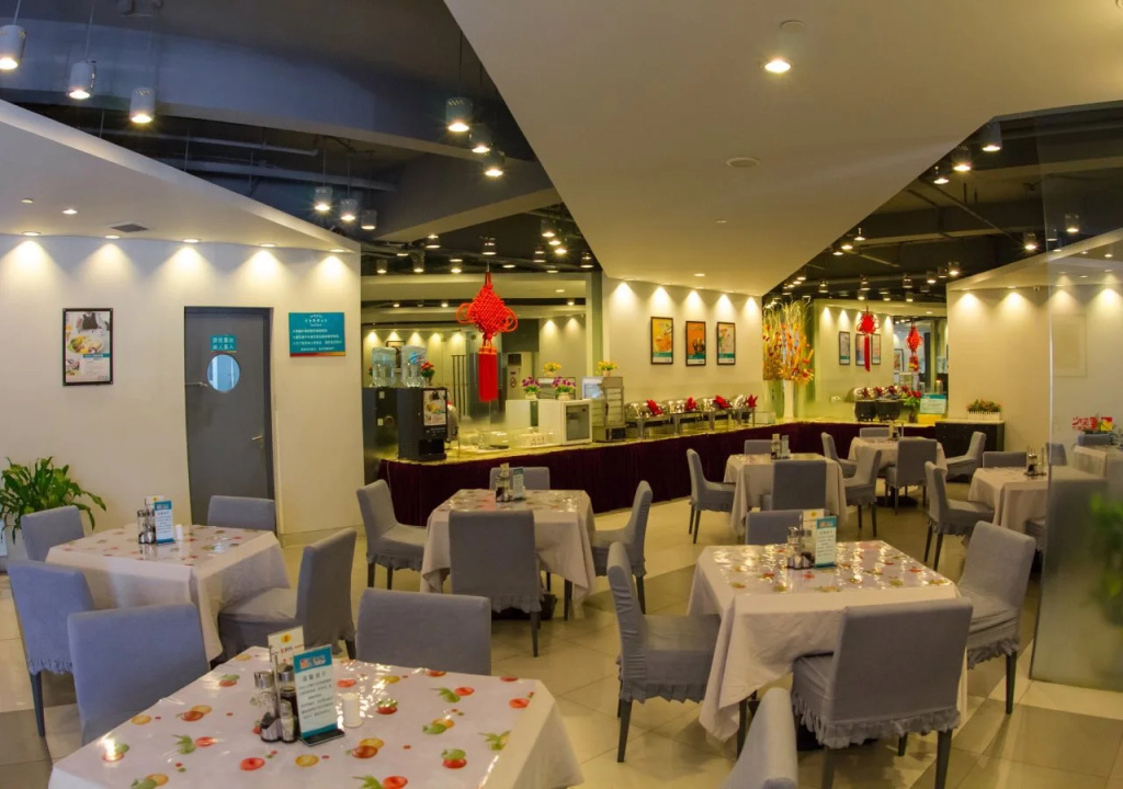 Food & Beverage