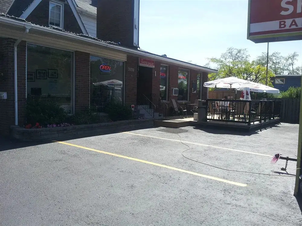 Americas Best Inn & Suites Niagara Falls