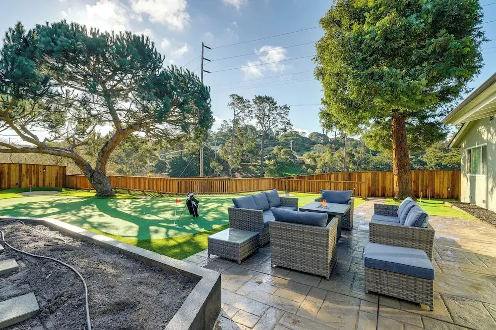 2 Mi to Beach: Home w/ Patio in Del Rey Oaks!
