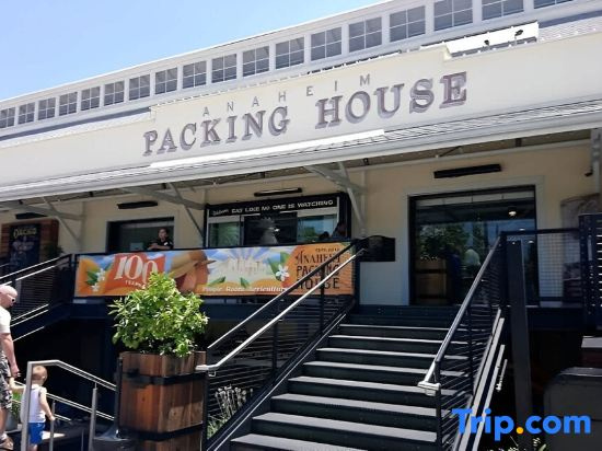 Luxury Stay Near Disneyland W/Pool,Gym & Parking