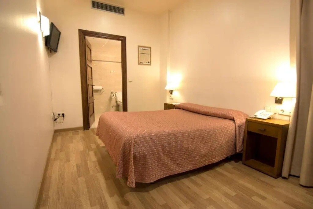 Economy Double room (full double bed)