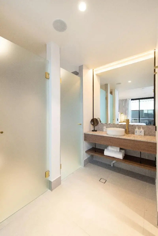 Atrium Double room (full double bed)