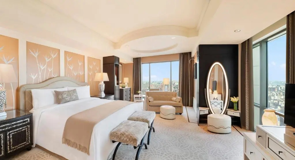Superior Double room with city view (full double bed)