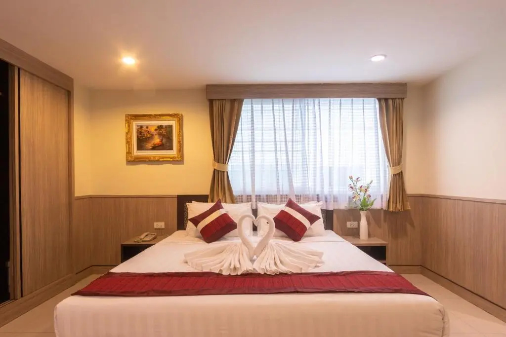 Deluxe Double room (full double bed)