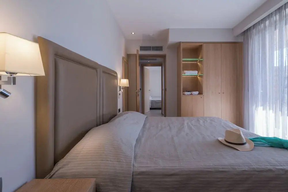 2 Bedrooms Family room