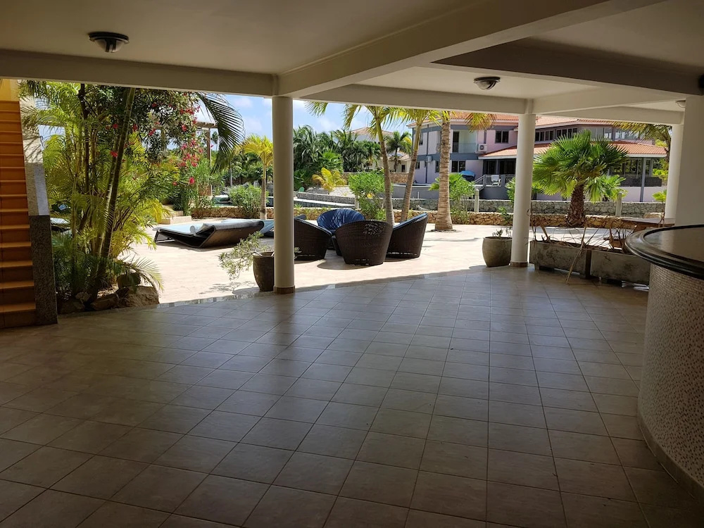 Bella Breeze Resort