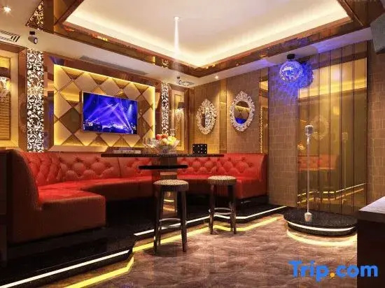 Food & Beverage