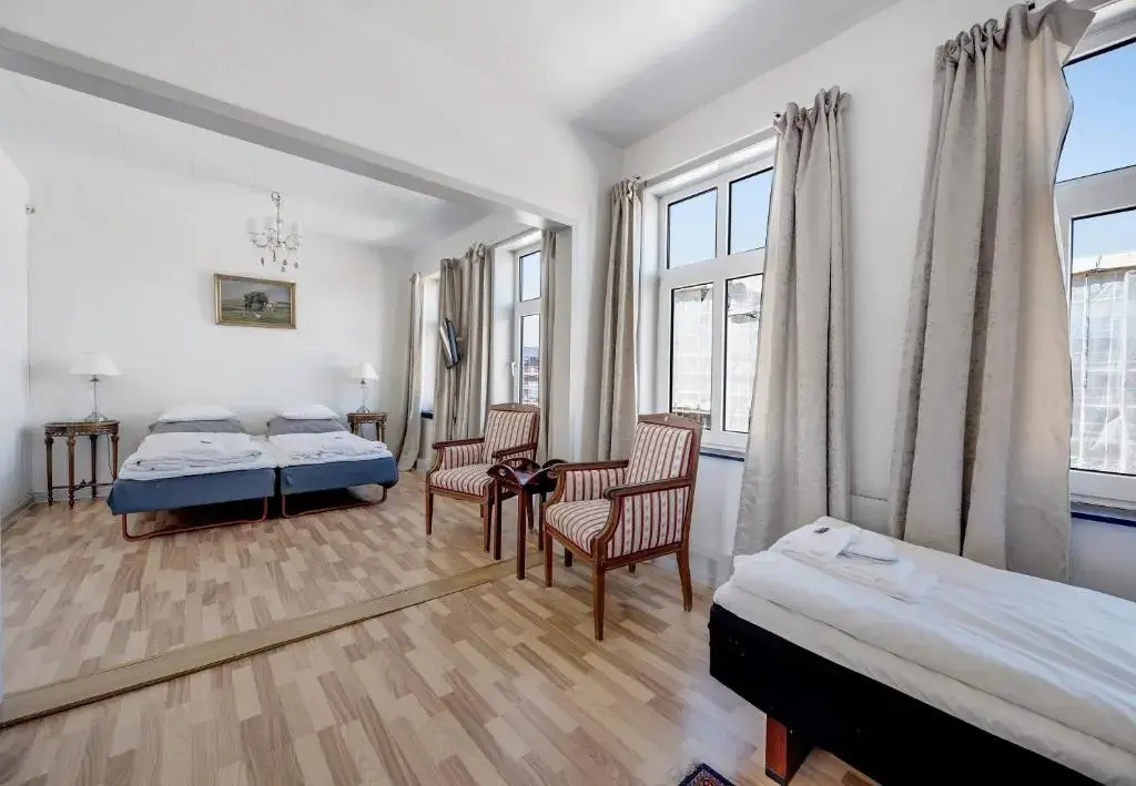 Standard Triple room