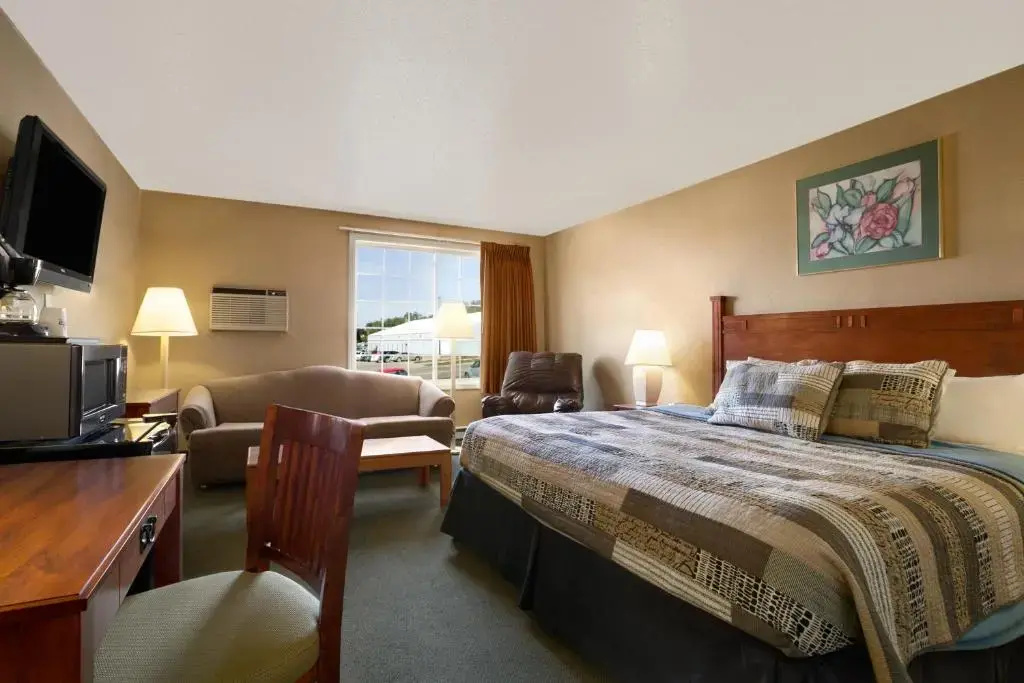 Business Double Studio Suite (full double bed)