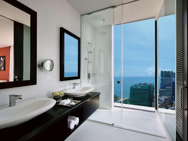 Movenpick Hotel Colombo