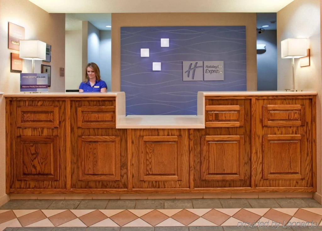 Holiday Inn Express & Suites Batesville by IHG - фото 30