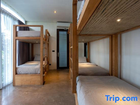 Bed in Dorm (male dorm)
