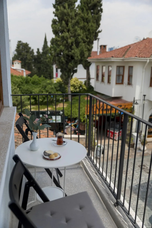 Balcony & Terrace