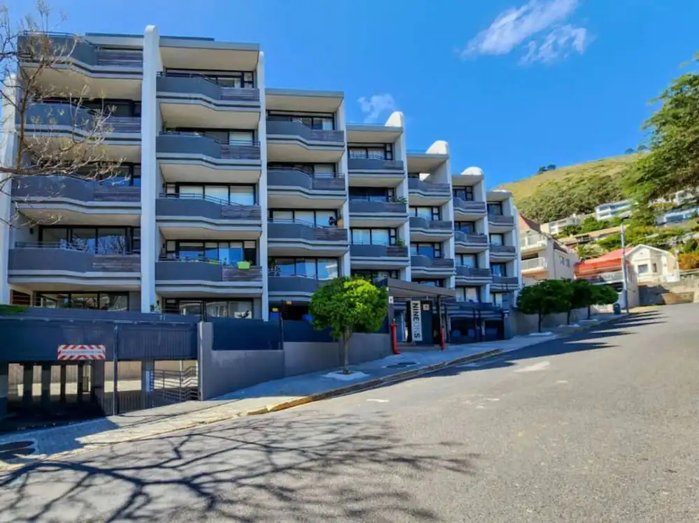 One Bedroom Green Point Spacious