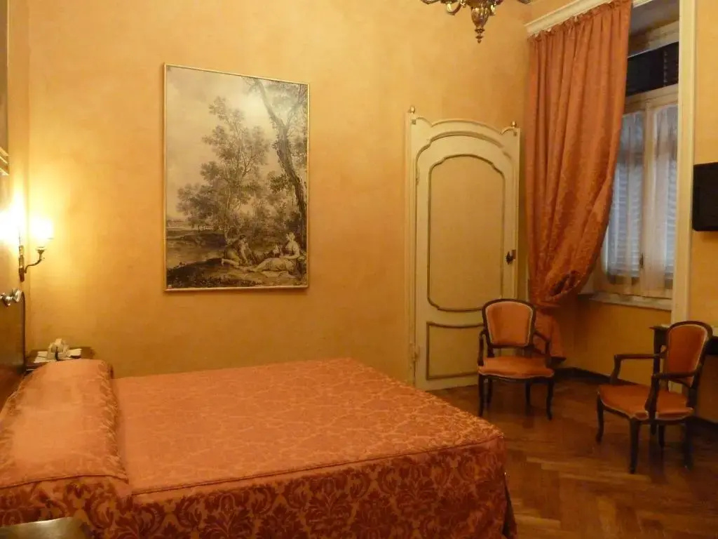Deluxe Double room (full double bed)