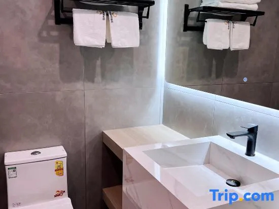 Двухместный номер Standard с балконом и с видом на море 2 отдельные кровати в Taishan Golden Beach Resort