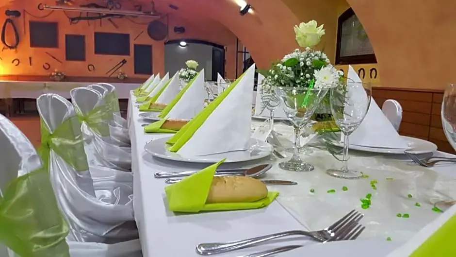 Zámecký hotel Zlatý Orel - Général