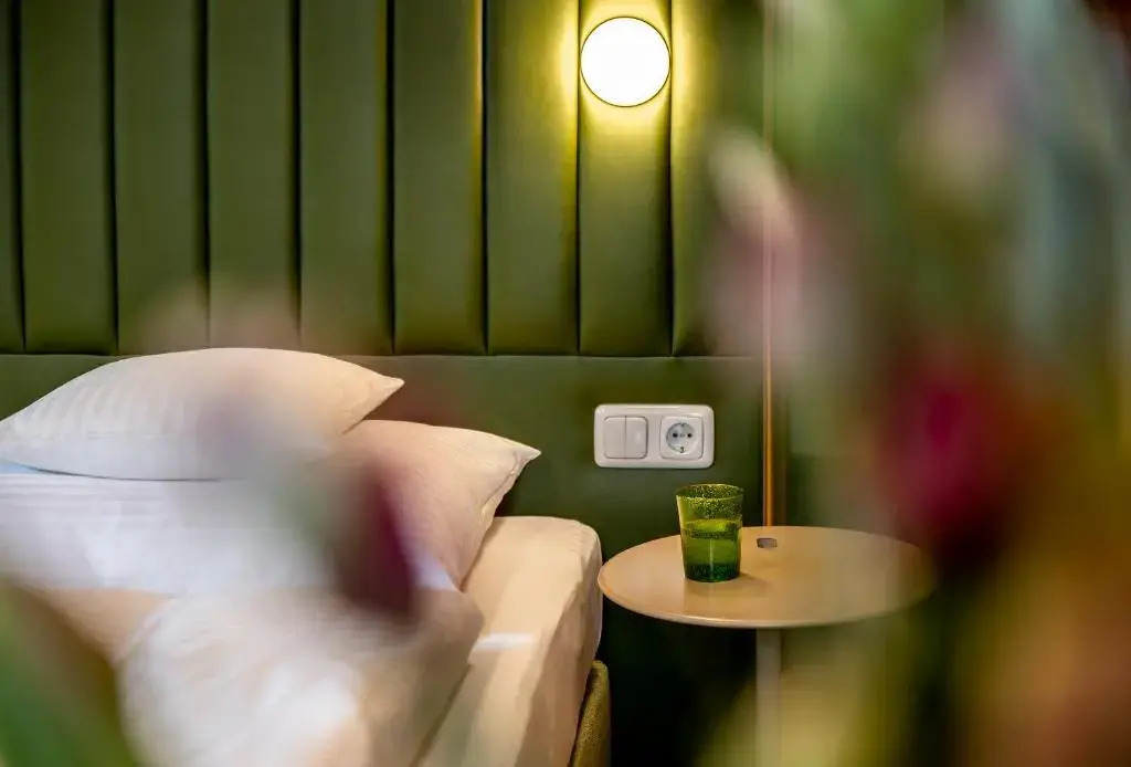 標準雙人房，設有露台及景色