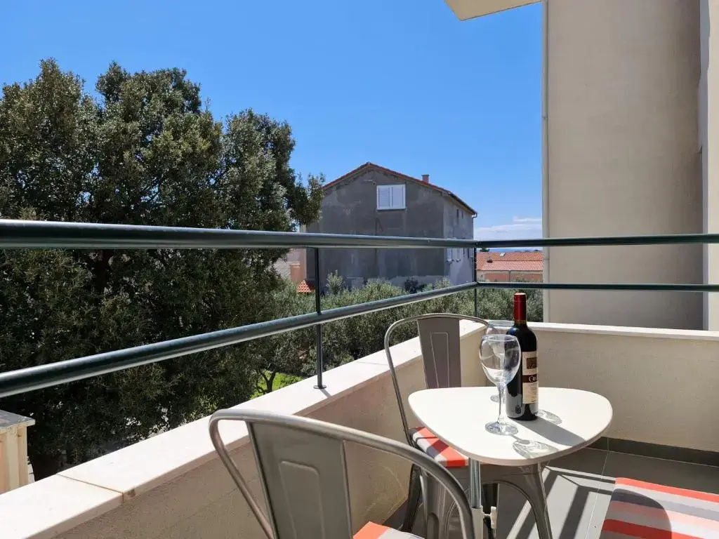 Apartment with balcony