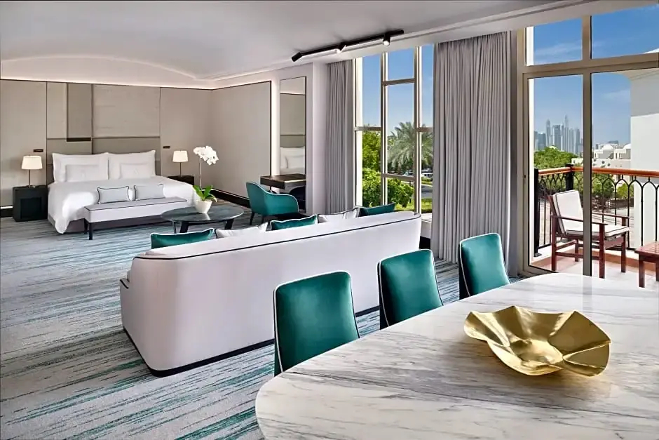 Skyline Junior Suite